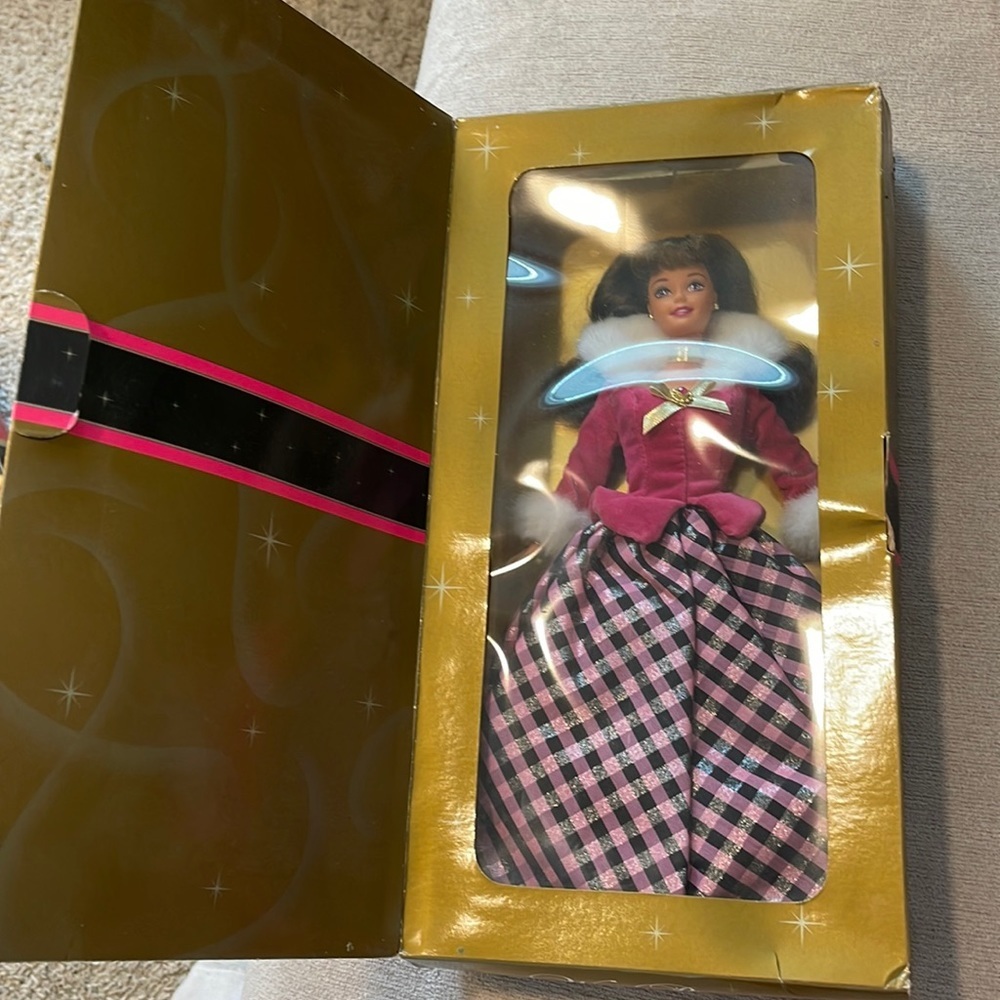NEW 1996 Avon Special Edition Barbie Winter Rhapsody 2nd in a Series Dar…